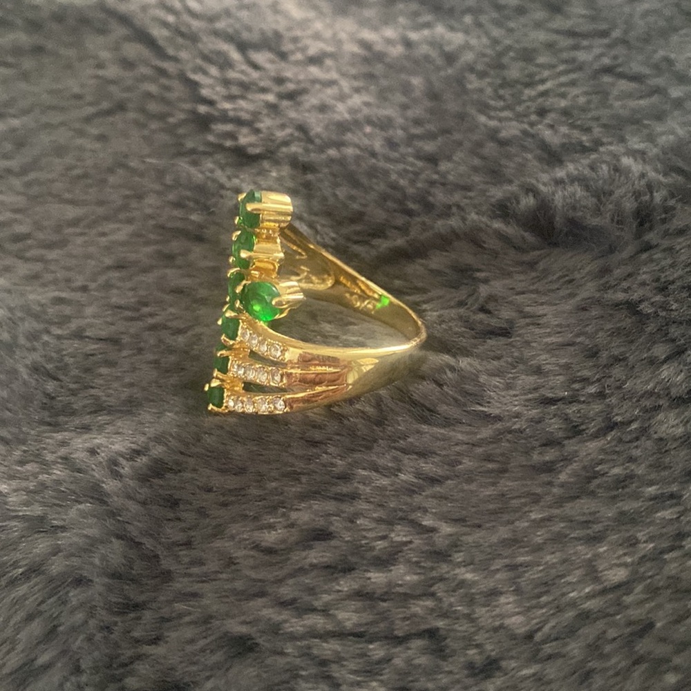 Beautiful Ring - Picture 5 of 6